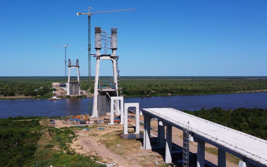 Ponte binacional em Porto Murtinho