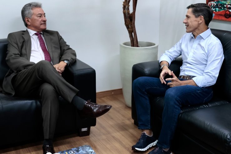 O secretário Guilherme Alcântara disse que atender as reivindicações levadas pelo parlamentar são um compromisso do Governo do Estado