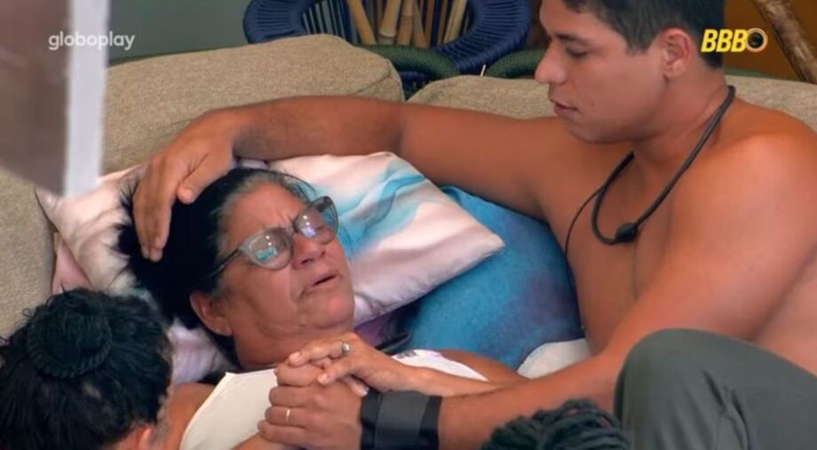 Delma precisou ser amparada por brothers após punição coletiva