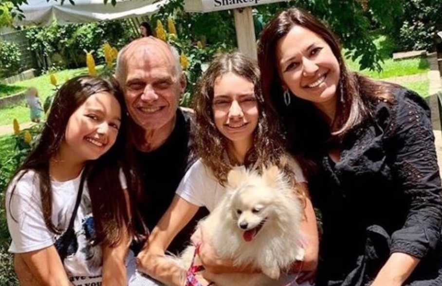 Veruska e Ricardo Boechat com as filhas.