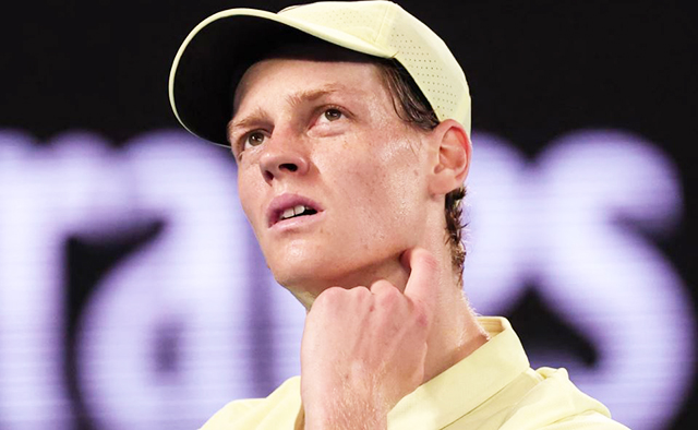 Sinner traz de volta preparador físico afastado após caso de doping para reforçar preparo rumo ao US Open.