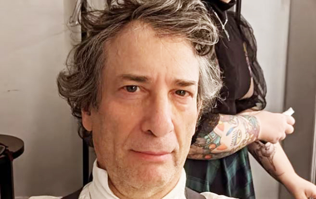 Obras adaptadas para TV foram canceladas em meio à polêmica envolvendo o escritor