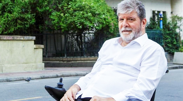 O escritor Marcelo Rubens Paiva, autor do livro 'Ainda Estou Aqui', foi vítima de agressão durante o cortejo do bloco 'Acadêmicos do Baixo Augusta'
