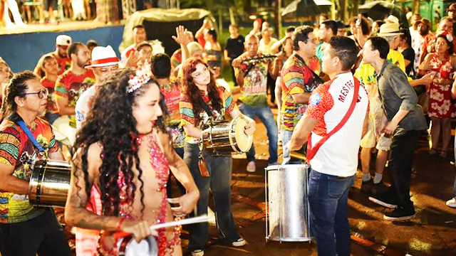 Hoje tem Cordão Valú na Esplanada Ferroviária e desfile das escolas de samba na Praça do Papa!