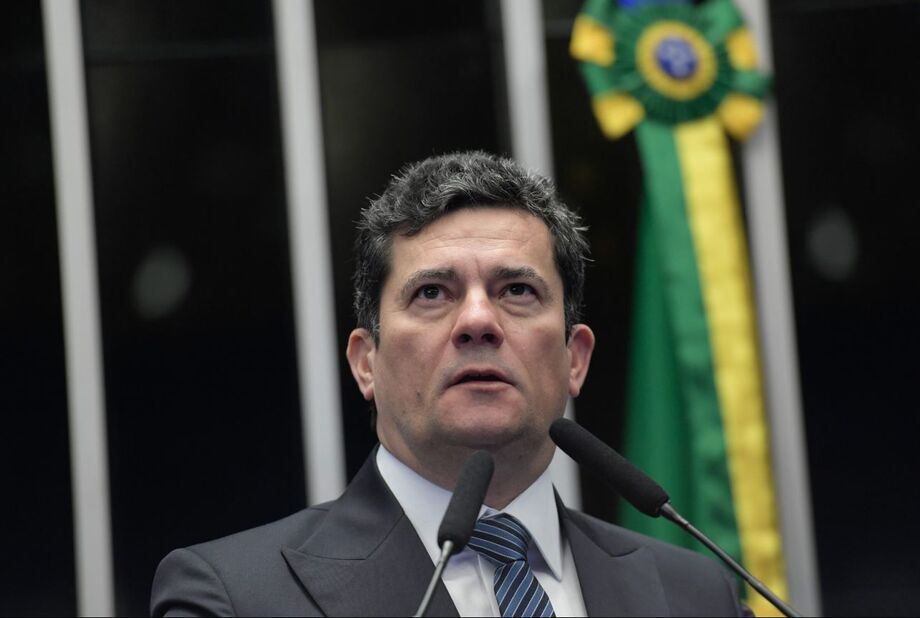 Sérgio Moro (União Brasil-PR) durante sessão plenária do Senado Federal; ex-juiz da Lava Jato rebateu críticas do deputado federal Mario Frias (PL-SP) à Operação