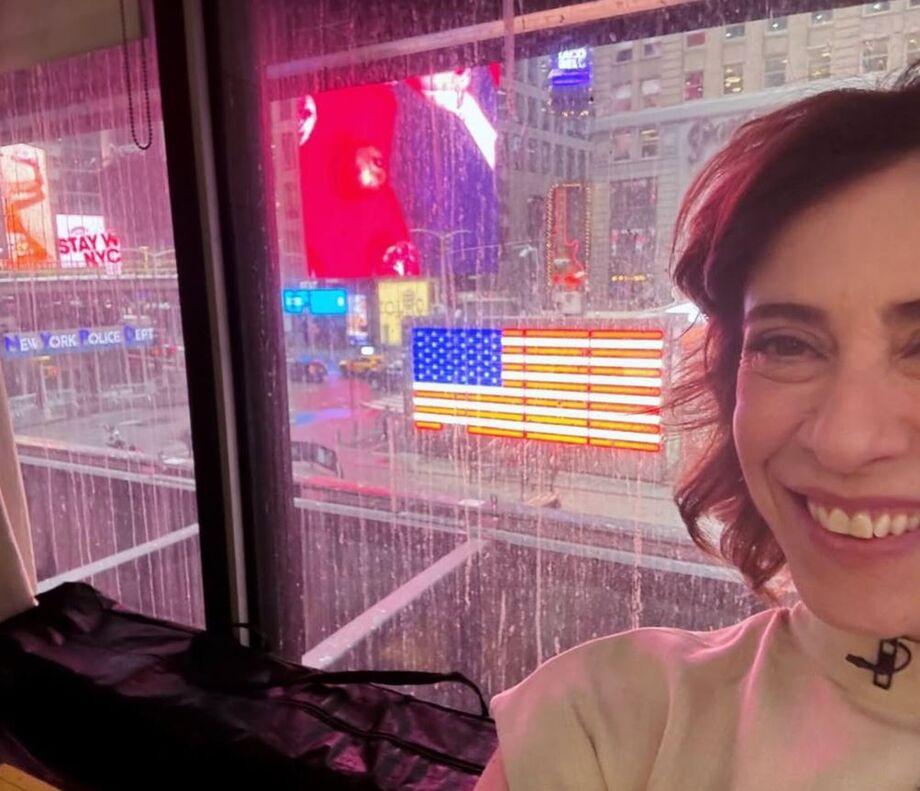 Fernanda Torres no estúdio da ABC, na Times Square, em Nova York; a atriz brasileira foi entrevistada no 'Good Morning America'