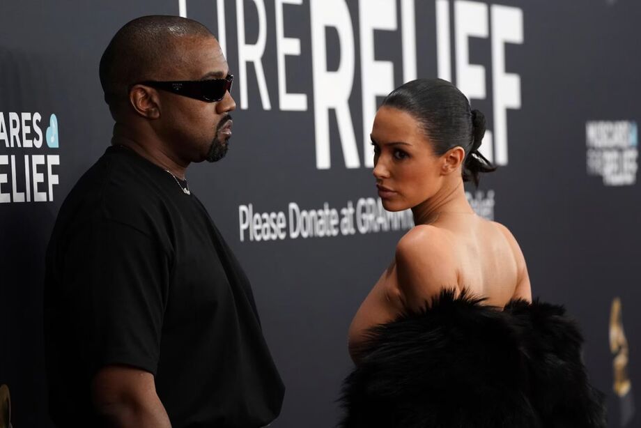 Site nega rumores de que Kanye e Bianca Censori teriam sido barrados