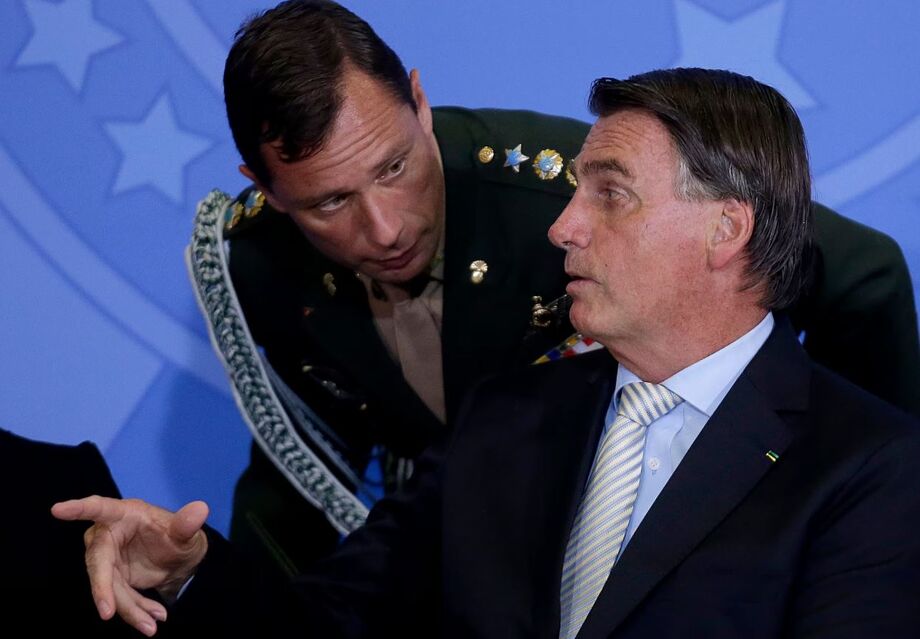 O tenente-coronel Mauro Cid e o ex-presidente Jair Bolsonaro