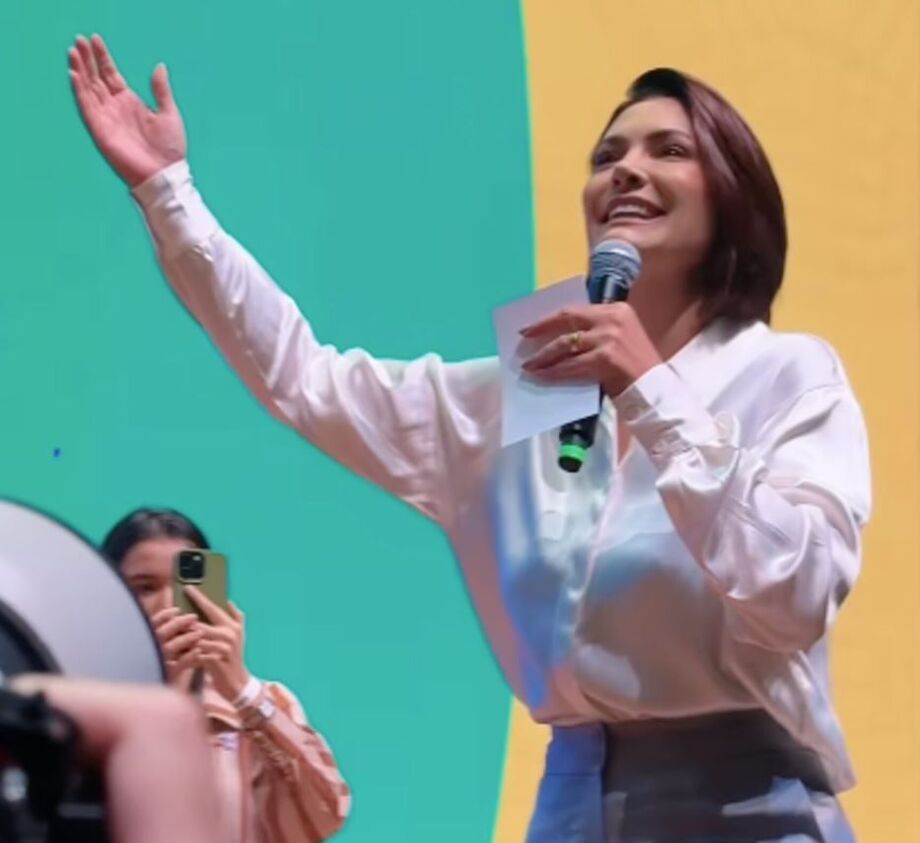 A ex-primeira-dama, Michelle Bolsonaro, durante discurso no primeiro Seminário de Comunicação do PL, em Brasília.