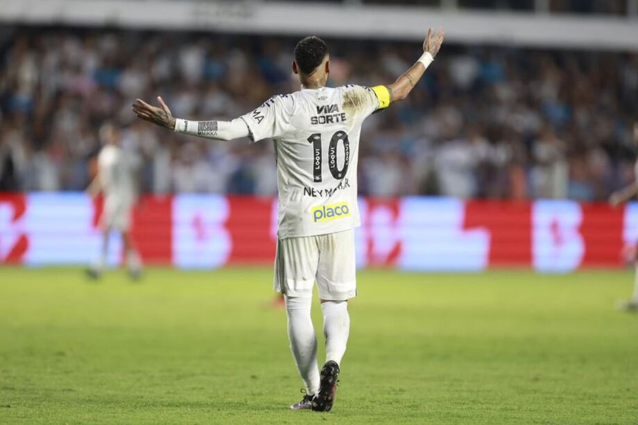 Neymar voltou ao Santos e assumiu a camisa 10 de Pelé, em desuso desde o rebaixamento do clube