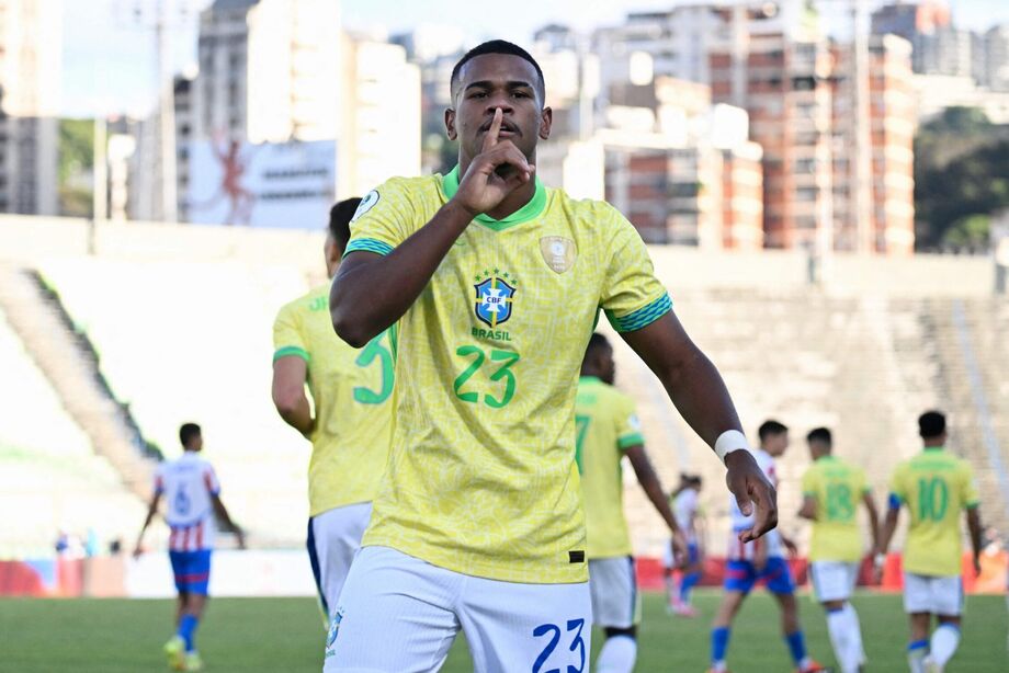 Alisson Santana comemora gol marcado sobre o Paraguai no Sul-Americano Sub-20.