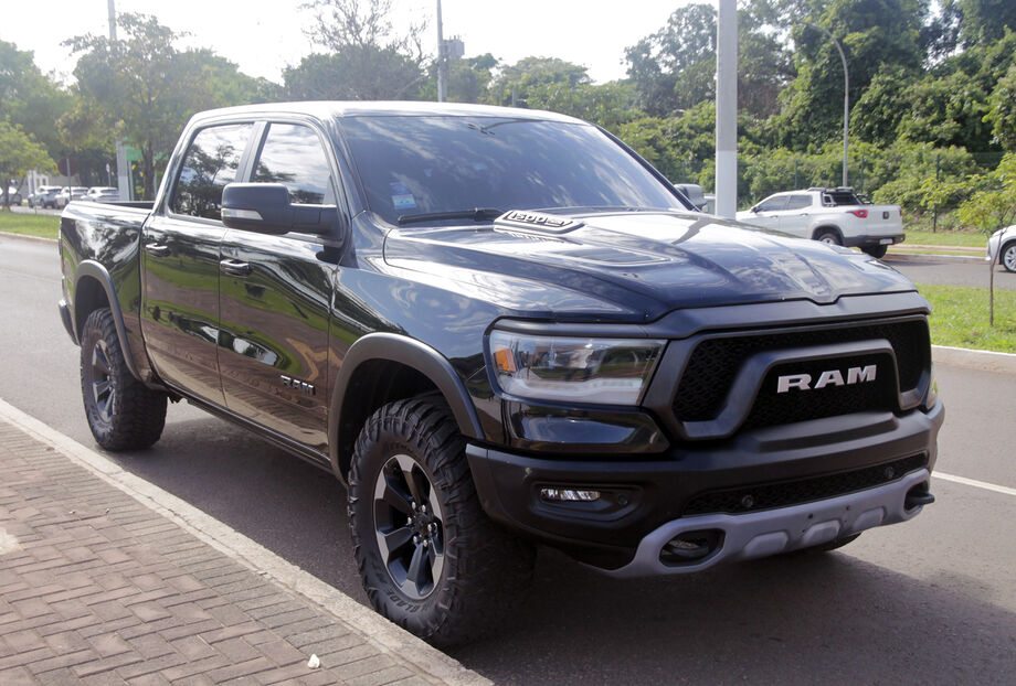 Receita Federal doa Dodge Ram apreendida ao Detran-MS, que usará o veículo em ações educativas e eventos sobre segurança no trânsito.