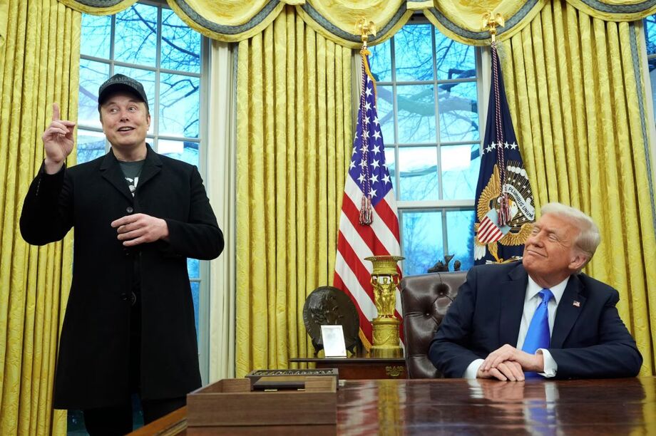 Trump e Musk na Casa Branca na terça-feira, 11. Plano de demissão voluntária faz parte de esforços de ambos para reduzir gastos do governo federal.