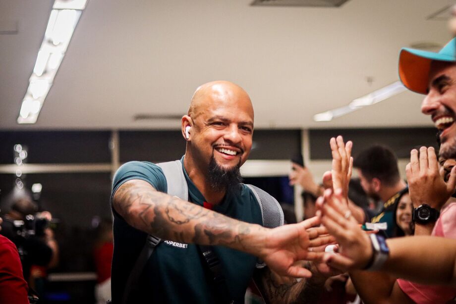 Felipe Melo pendurou as chuteiras aos 41 anos.