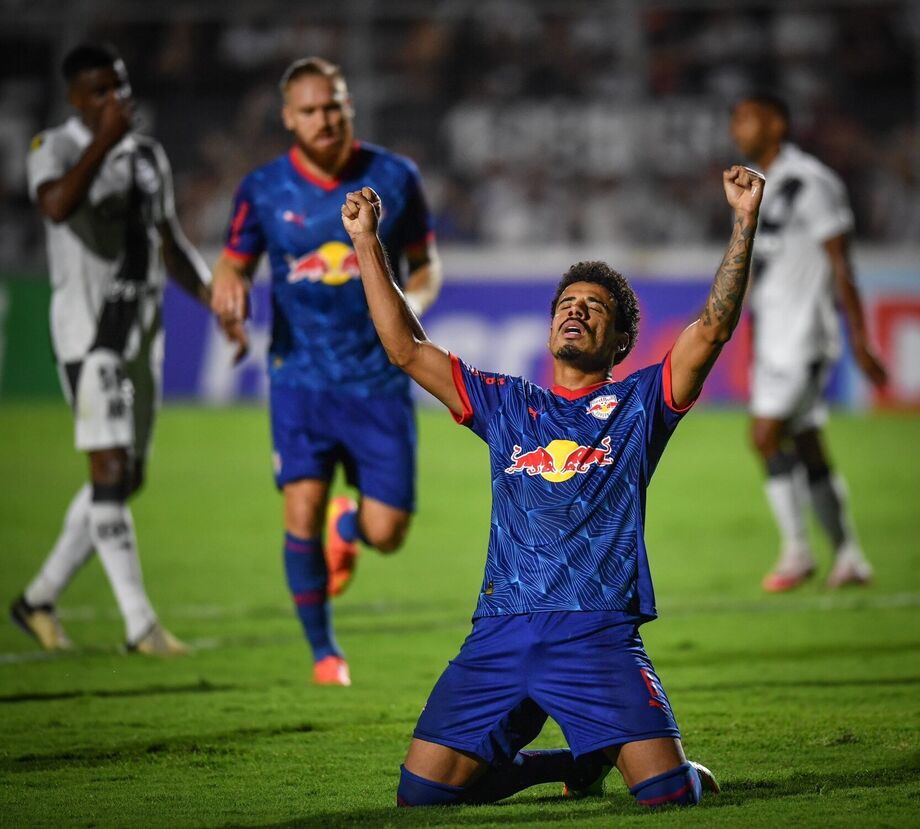 Red Bull Bragantino vence a Ponte Preta, avança e Palmeiras vai às quartas