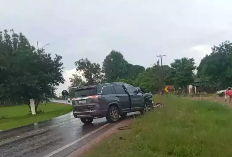 Acidente aconteceu entre motocicleta e um carro Jeep Commander