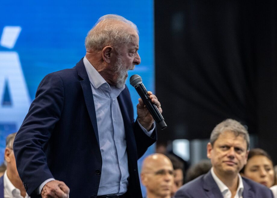 O presidente da república Luiz Inácio Lula da Silva (PT) e o governador de São Paulo Tarcísio de Freitas lançam o edital de construção do túnel Santos - Guarujá no Parque Valongo, no estuário da cidade de Santos, litoral de São Paulo.