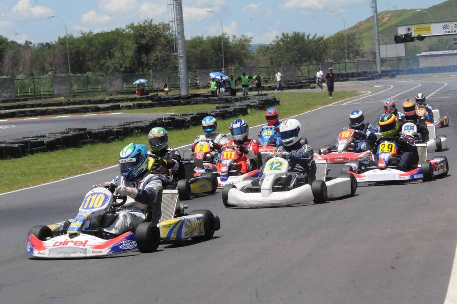 Com cinco etapas previstas, o kartismo estadual de MS aposta na recuperação do kartódromo de Campo Grande e na formação de novos talentos.
