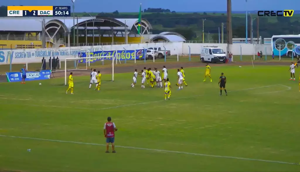 Momento do gol do atacante Cristiano em Costa Rica