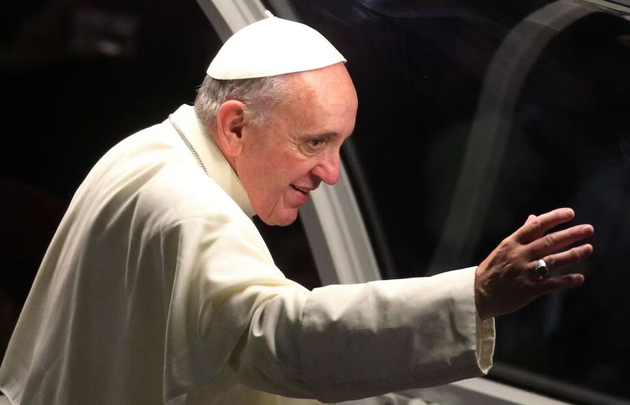 Papa Francisco teve quadro de saúde complexo decorrente de uma infecção respiratória, diz Vaticano.