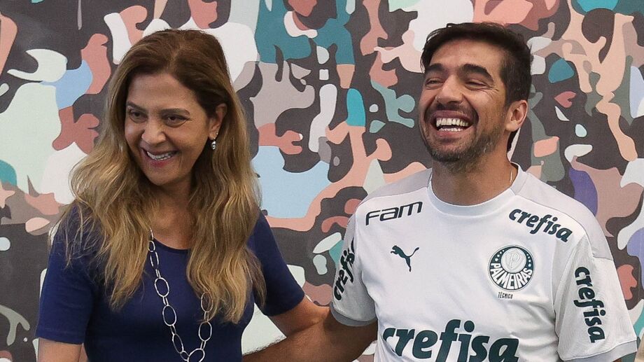 Para Leila, Abel Ferreira é o maior treinador da história do Palmeiras e deseja que ele fique até o fim de seu mandato.