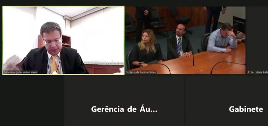 Mauro Cid fica contrariado ao ser informado que sua prisão fora decretada pelo STF em março de 2024