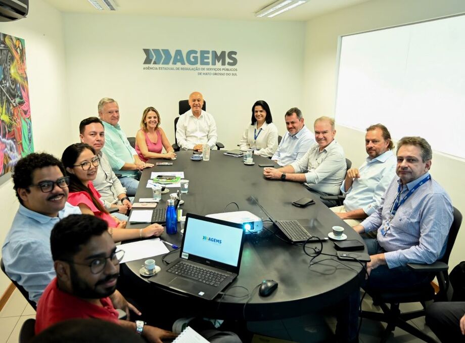 Reunião na sede da AGEMS