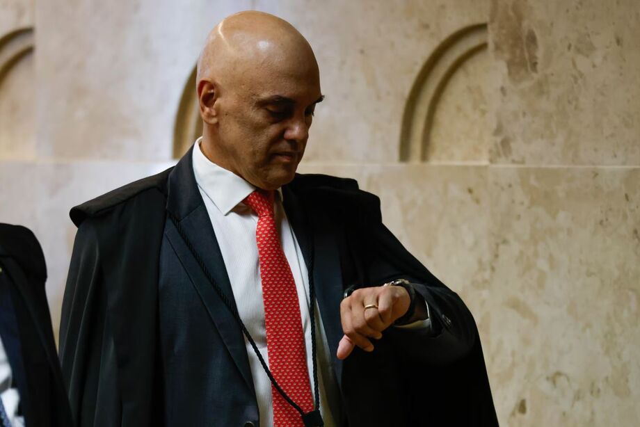 O ministro do Supremo Tribunal Federal (STF), Alexandre de Moraes durante sessão plenária na tarde desta quarta-feira 19 na sede da coorte em Brasília.