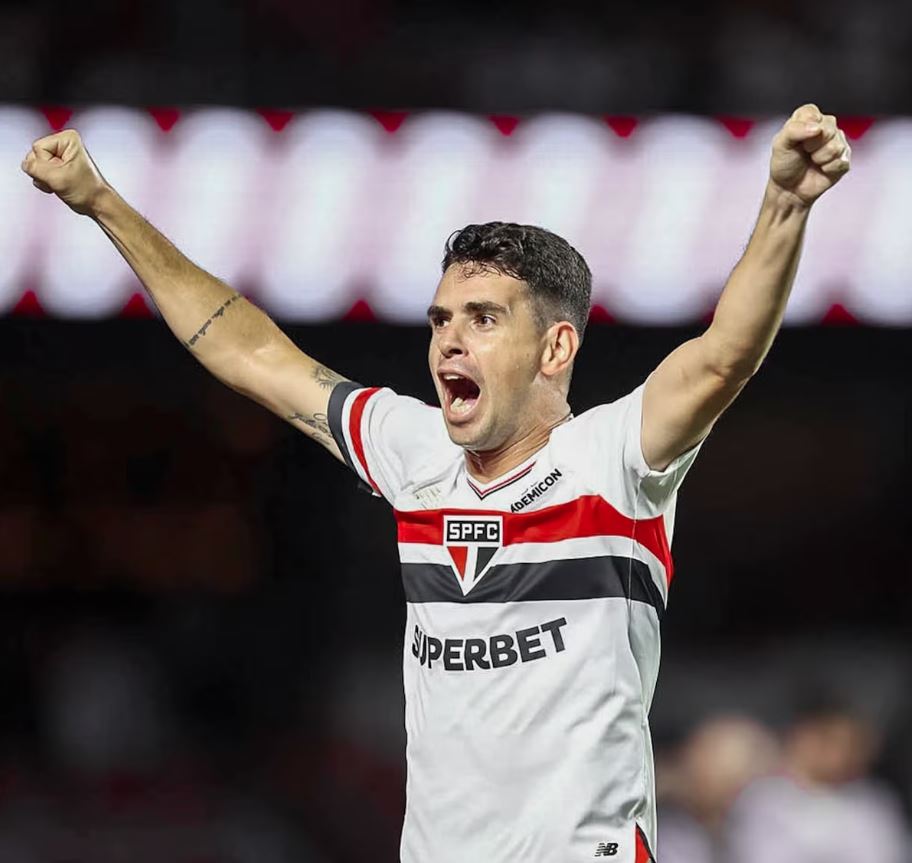 Oscar comemora seu gol na vitória sobre o Mirassol