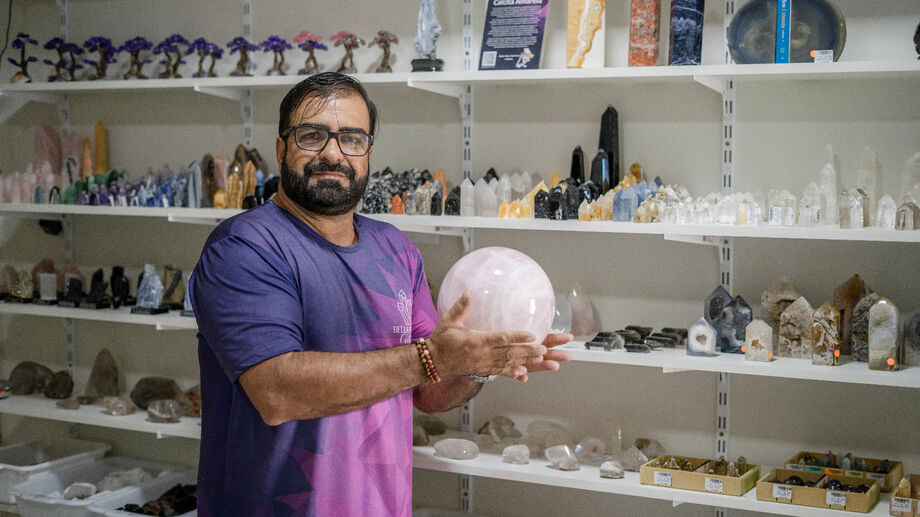 Bella Pedra Cristais se destaca no mercado internacional através da exploração mineral sustentável