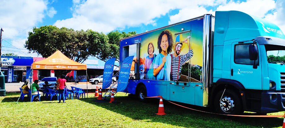 Unidade Móvel do Nossa Energia leva serviços gratuitos a comunidades de Mato Grosso do Sul, promovendo eficiência no consumo de energia.