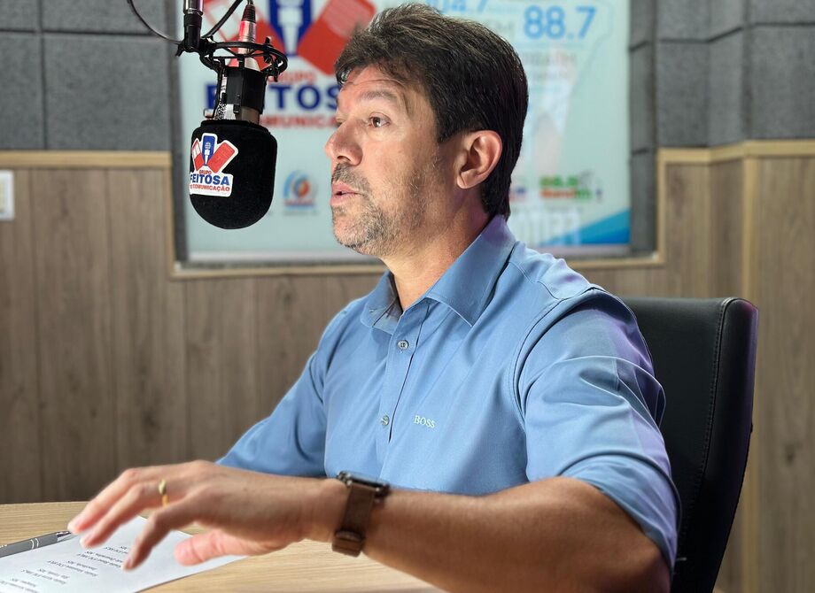 Prefeito de Costa Rica fala sobre crescimento da cidade, avanços na saúde e educação, e estratégias para impulsionar o turismo e a economia local