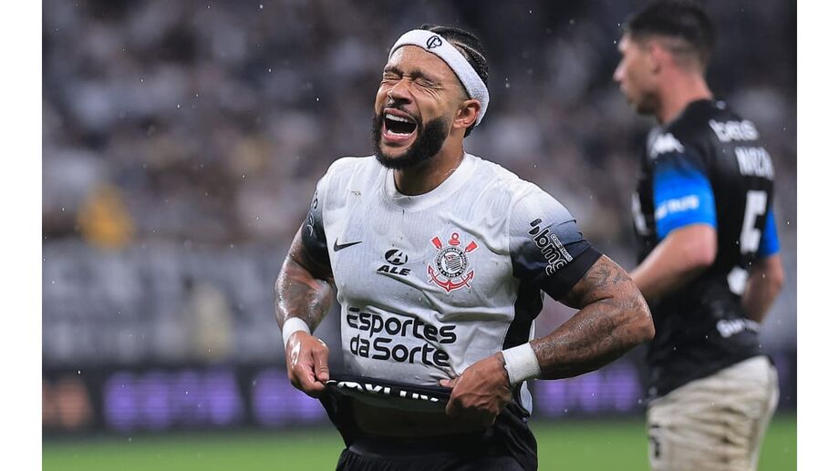 Melhor em campo, Memphis diz que Corinthians está aprendendo a controlar as partidas