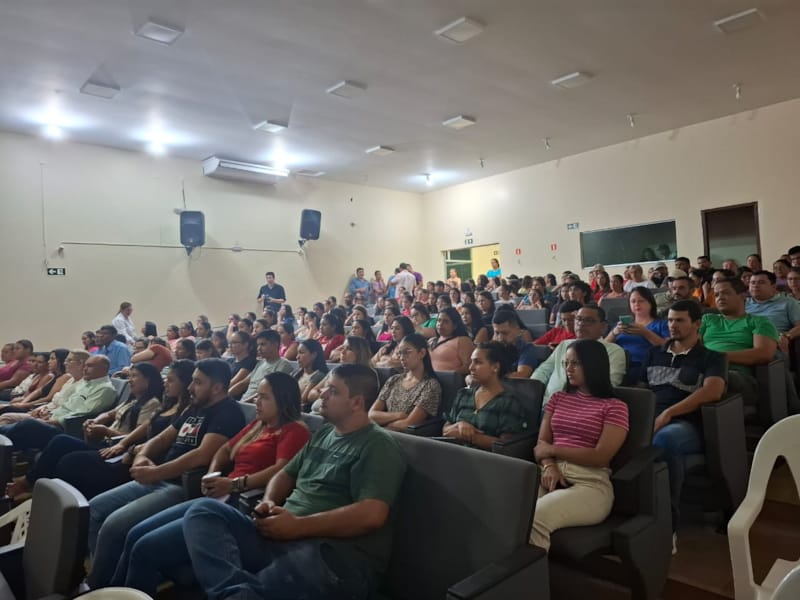 Em Aral Moreira, palestra do Senac reuniu 200 servidores para discutir como um atendimento mais humano pode melhorar o serviço público.