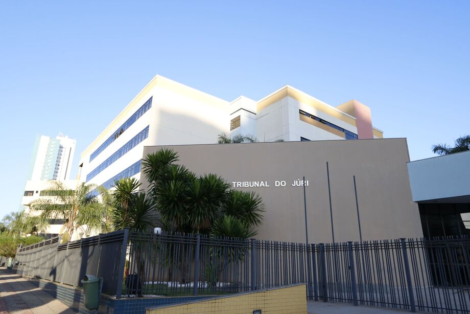 1ª Vara do Tribunal do Júri recebe denúncia contra músico acusado de feminicídio.