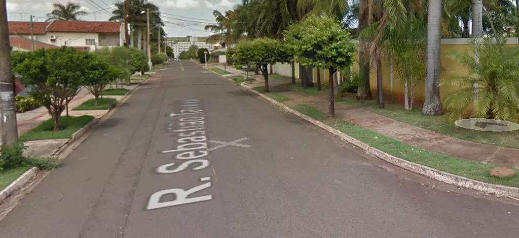 Rua Sebastião Taveira, no Bairro Monte Castelo, onde o ladrão invadiu casas e causou terrer aos moradores