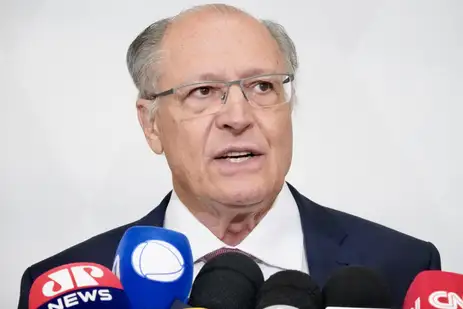 Geraldo Alckmin calcula que 35,9% das exportações brasileiras podem ser afetadas pelas tarifas dos EUA e destaca plano para proteger empregos e buscar novos mercados.