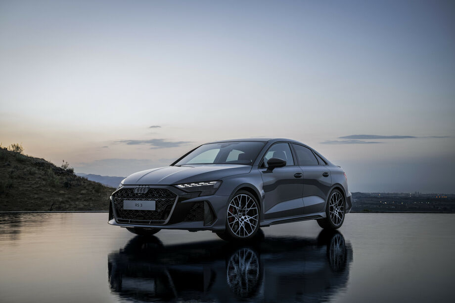 Audi RS 3 2025 volta ao Brasil com motor 2.5 turbo de 400 cv, tração quattro e novo design