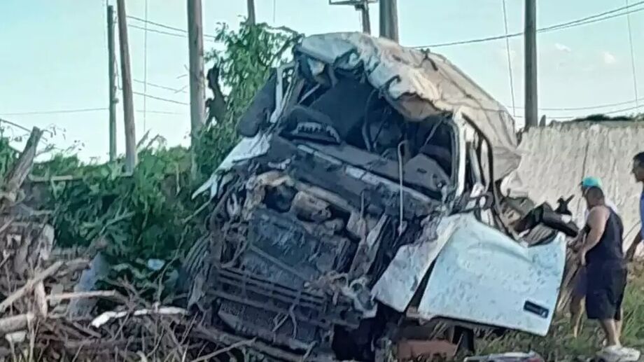 Acidente grave na saída para São Paulo deixa uma vítima fatal