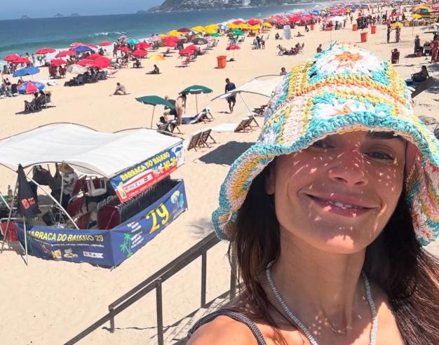 A atriz Jordana Brewster, de Velozes e Furiosos, curte as férias no Rio de Janeiro. Em casa, escreveu ela, que é filha de mãe brasileira.