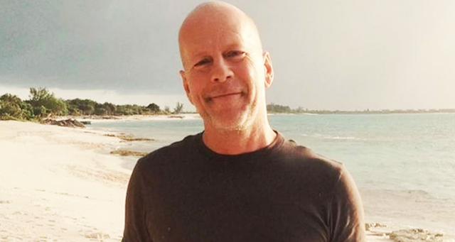 Bruce Willis em foto compartilhada por uma das filhas, Rumer Willis. Ator fez aparição pública rara na Califórnia