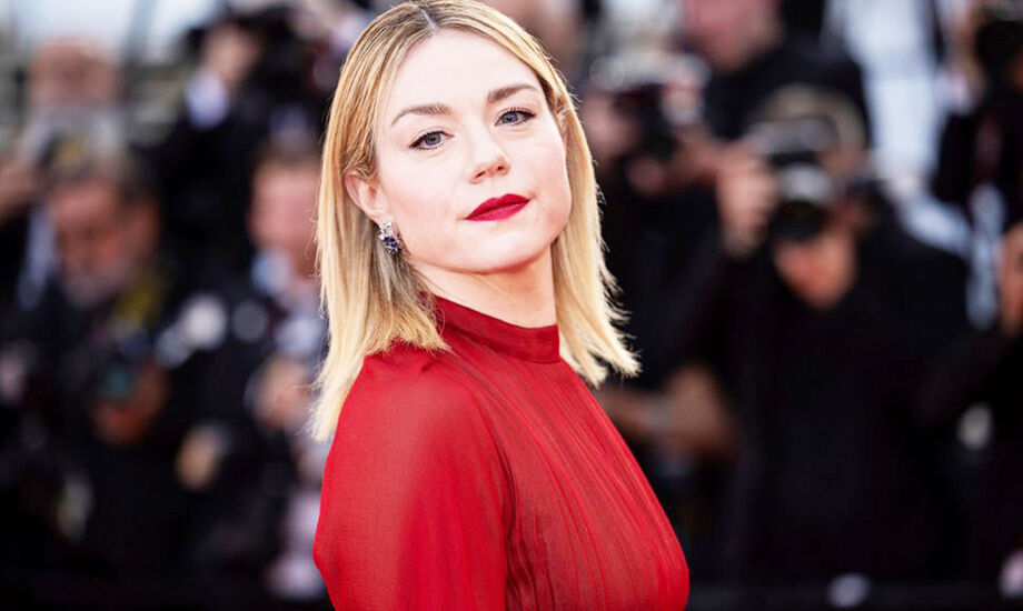 Emilie Dequenne morreu aos 43 anos, vítima de um câncer raro na glândula suprarrenal; na imagem, atriz prestigia a estreia do drama Close no Festival de Cannes, em 2023