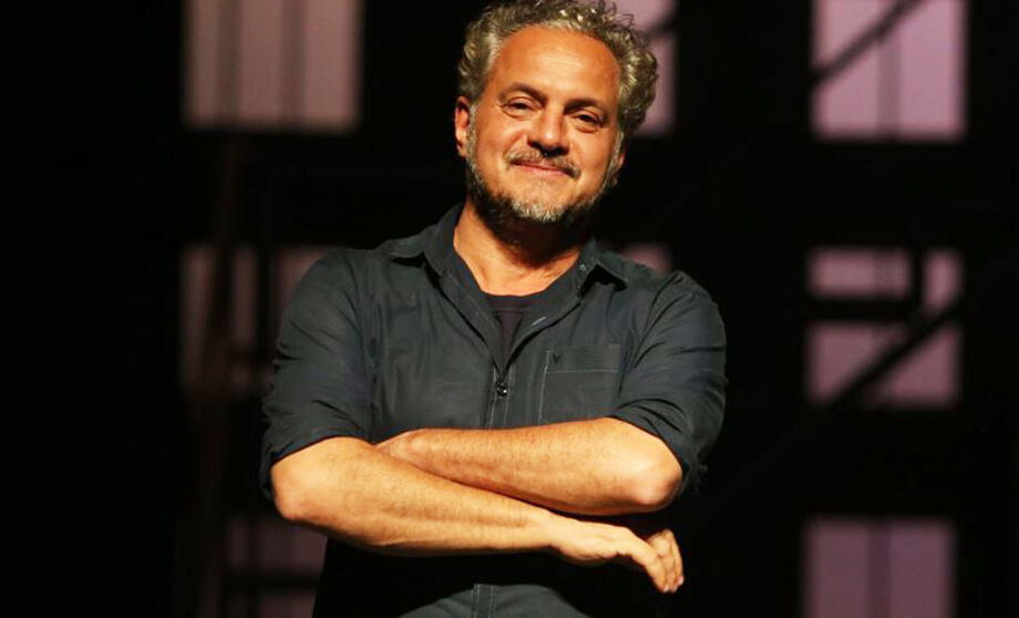 Breno Silveira estava gravando o filme 'Vitória', em 2022, quando se sentiu mal. Morreu em decorrência de um ataque cardíaco.