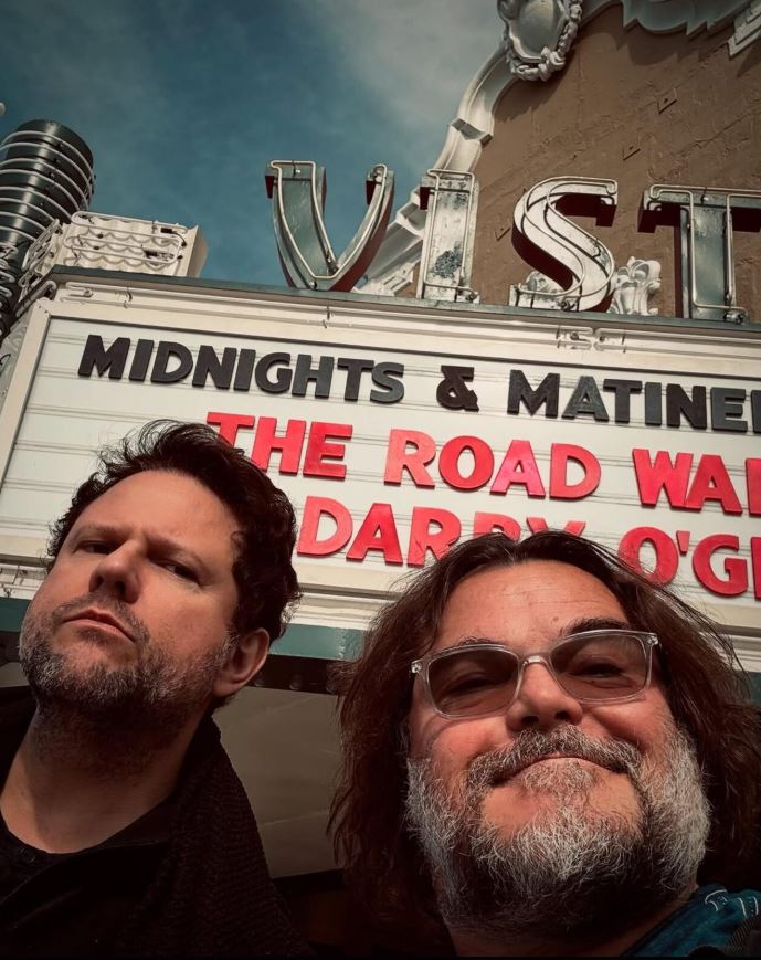 Selton Mello e Jack Black em frente ao Vista Theatre, em Los Angeles