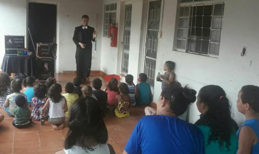Nesta quarta-feira, dia 19 de março, o Projeto Padrinho, uma iniciativa voltada para o apadrinhamento de crianças em acolhimento institucional, completa 15 anos de atividades na comarca de Três Lagoas