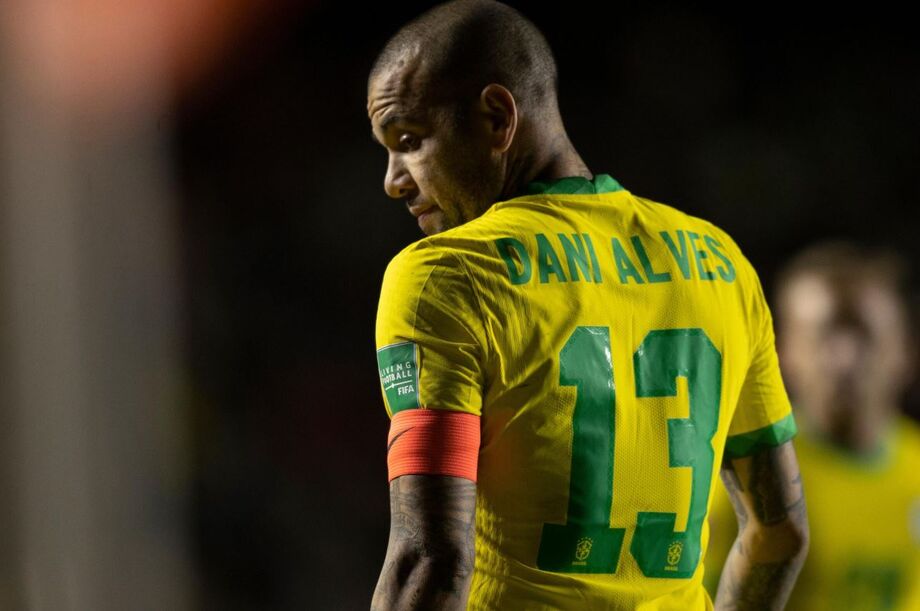 Daniel Alves foi condenado a quatro anos e meio de prisão por crime sexual.