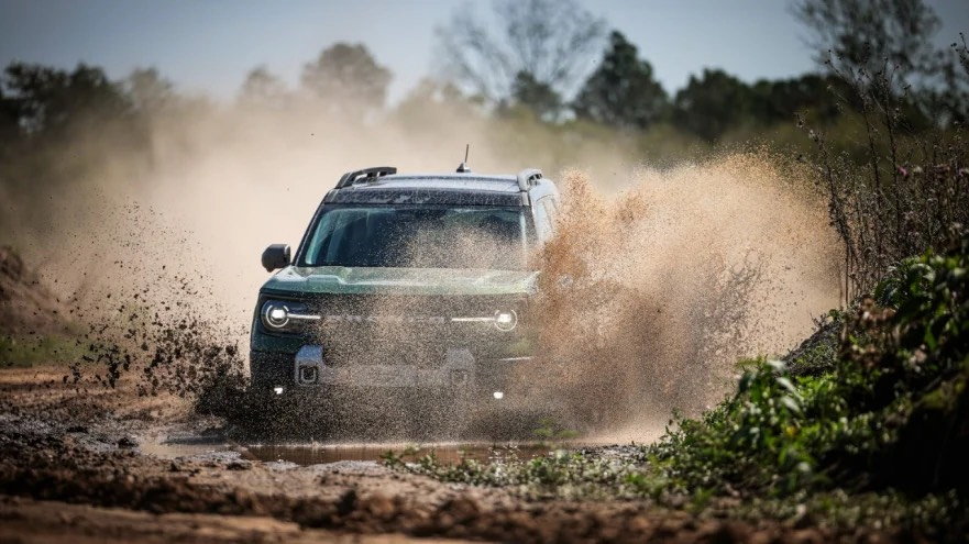 Ford Bronco Sport 2025 chega ao Brasil com design atualizado, mais tecnologia e mantendo sua capacidade off-road. Modelo deve estrear ainda este ano.