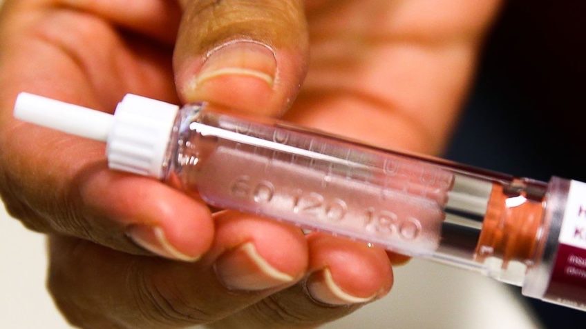 Anvisa aprova primeira insulina semanal para diabetes tipo 1 e 2, mas ainda não há previsão de chegada ao Brasil.