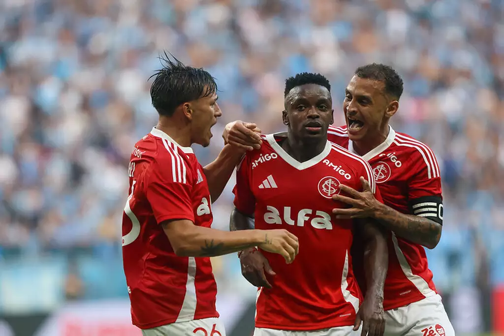 Jogadores comemoram gol pelo Gauchão. (Foto: Ricardo Duarte/Internacional)