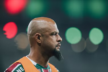 O ex-volante Felipe Melo se manifestou sobre a demissão de Mano Menezes do Fluminense após a derrota por 2 a 0 para o Fortaleza, neste sábado, pela primeira rodada do Campeonato Brasileiro. Em suas redes sociais, o ex-jogador afirmou que o treinador dever